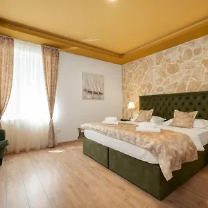 Luxury Floramye (adults Only) **** Split